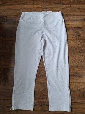cleo White Cropped Athletic Leggings with Ankle Zips